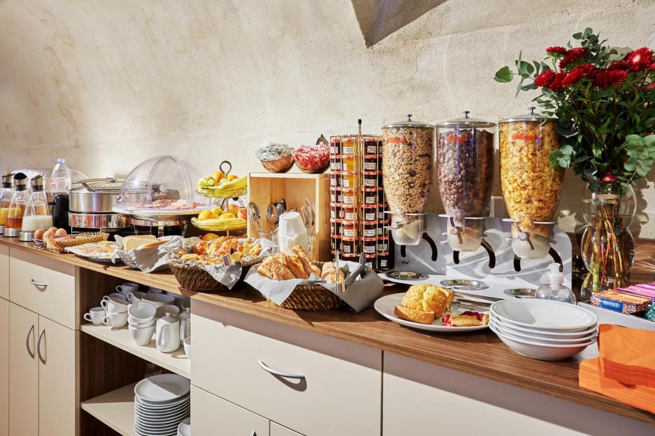 Hotel Le Relais Saint Charles Париж Екстериор снимка